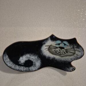 Whimsical Black and Gray Cat Brooch